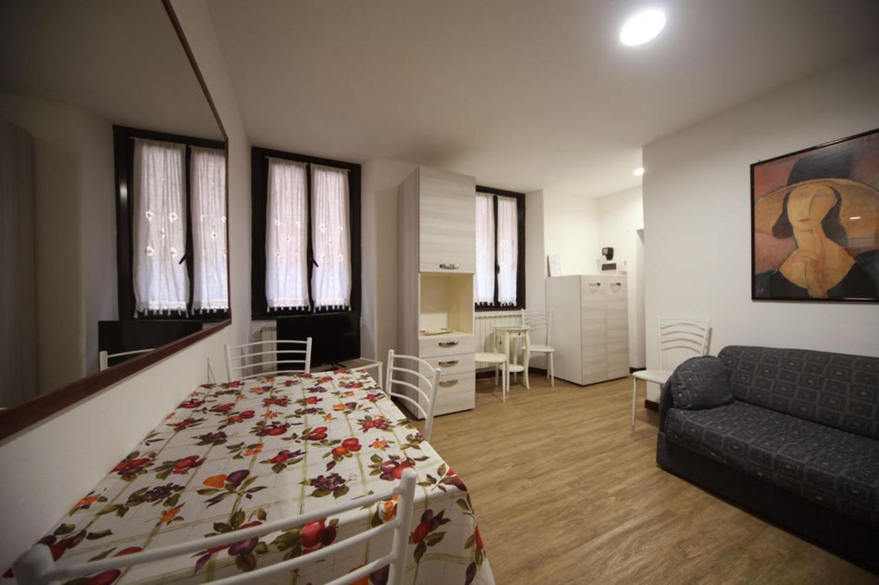 Antica Corte Milanese 노바테밀라네세 외부 사진